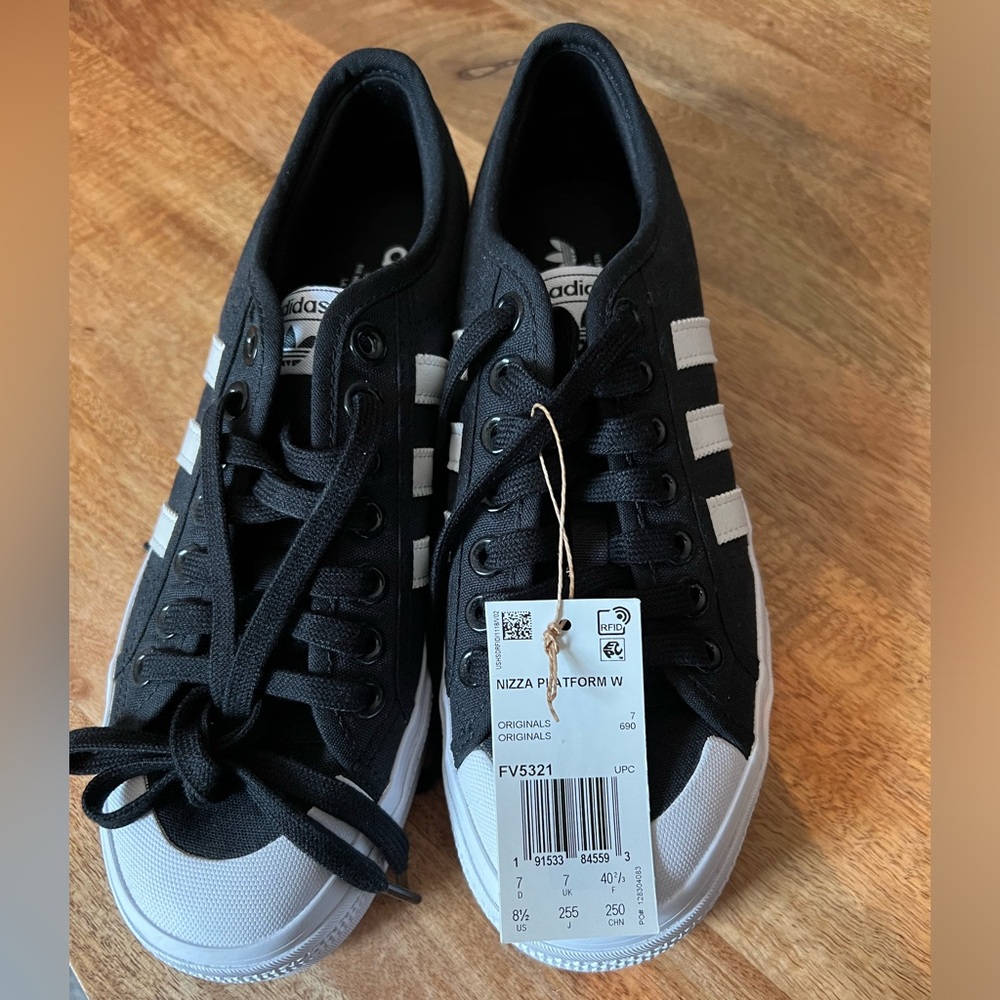 NWT Adidas Nizza Platform W size 8.5